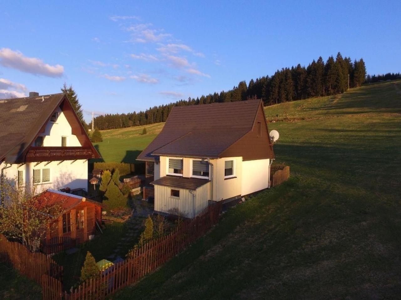 Modernes Ferienhaus In Carlsfeld Mit Grill Und Garten Eibenstock Exterior photo